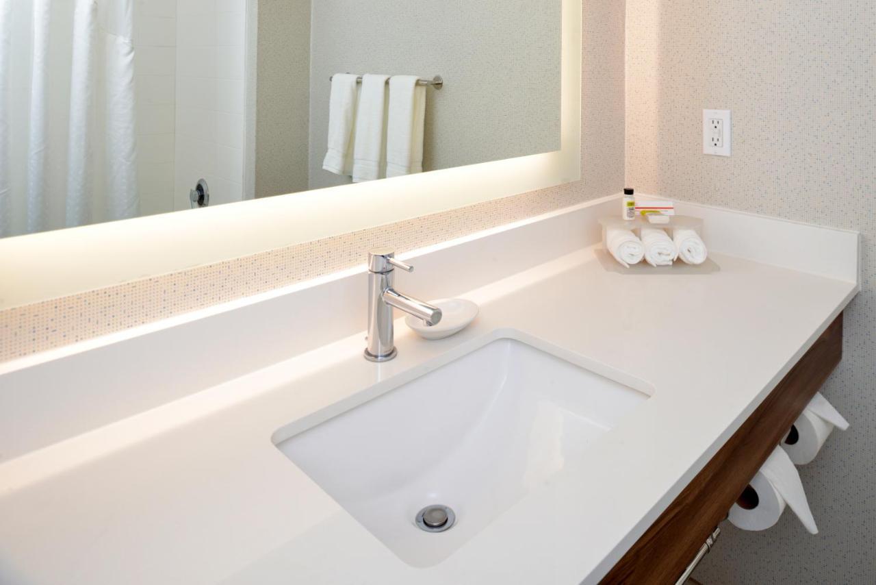 Holiday Inn Express Lodi By Ihg Экстерьер фото
