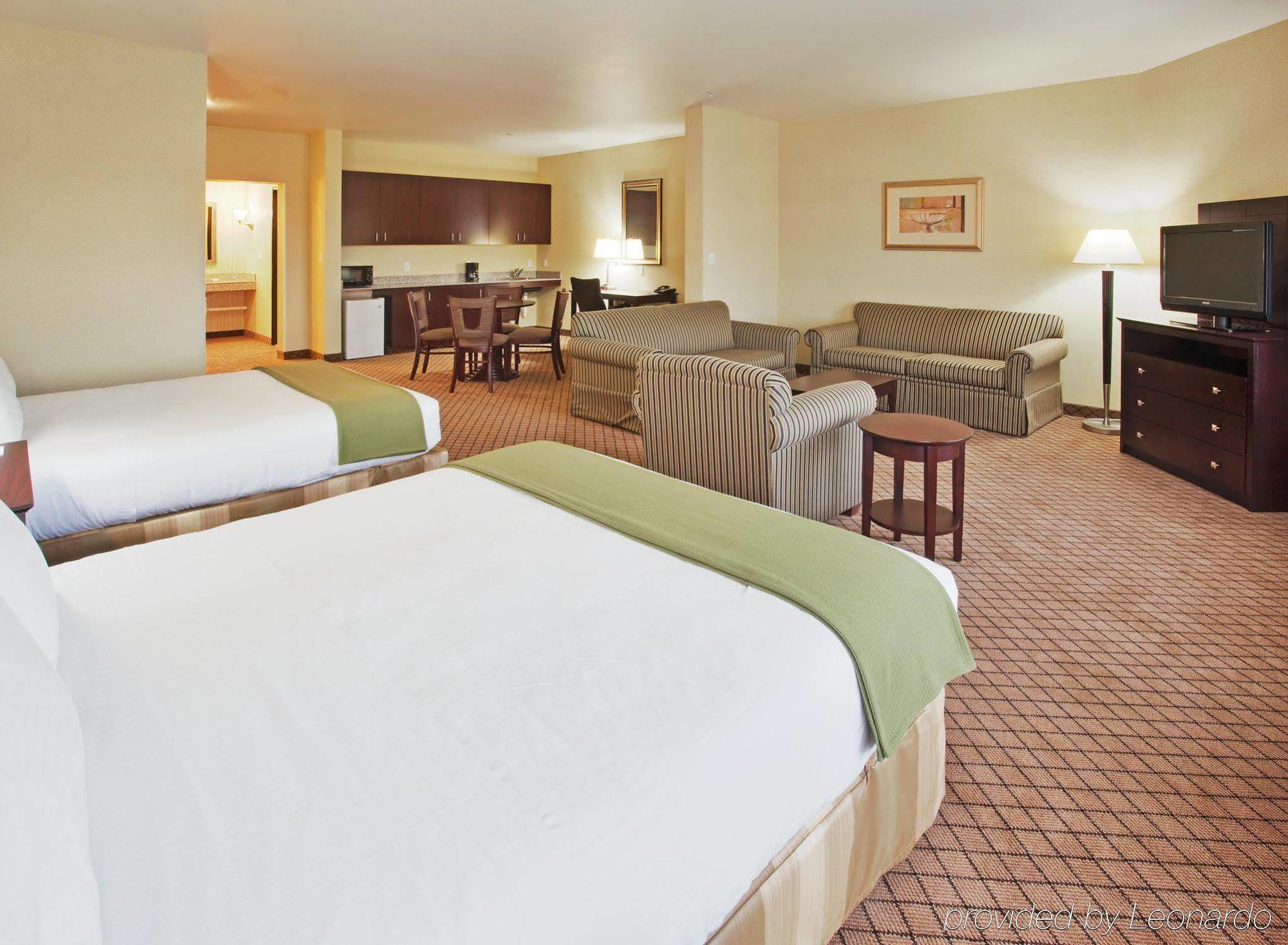 Holiday Inn Express Lodi By Ihg Номер фото