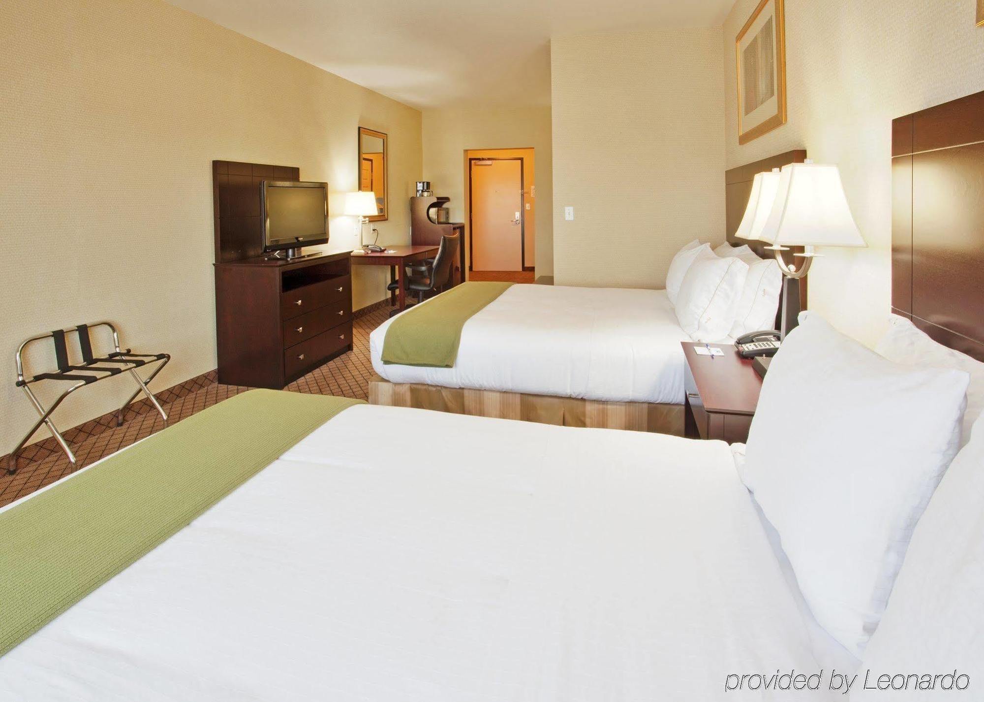 Holiday Inn Express Lodi By Ihg Номер фото