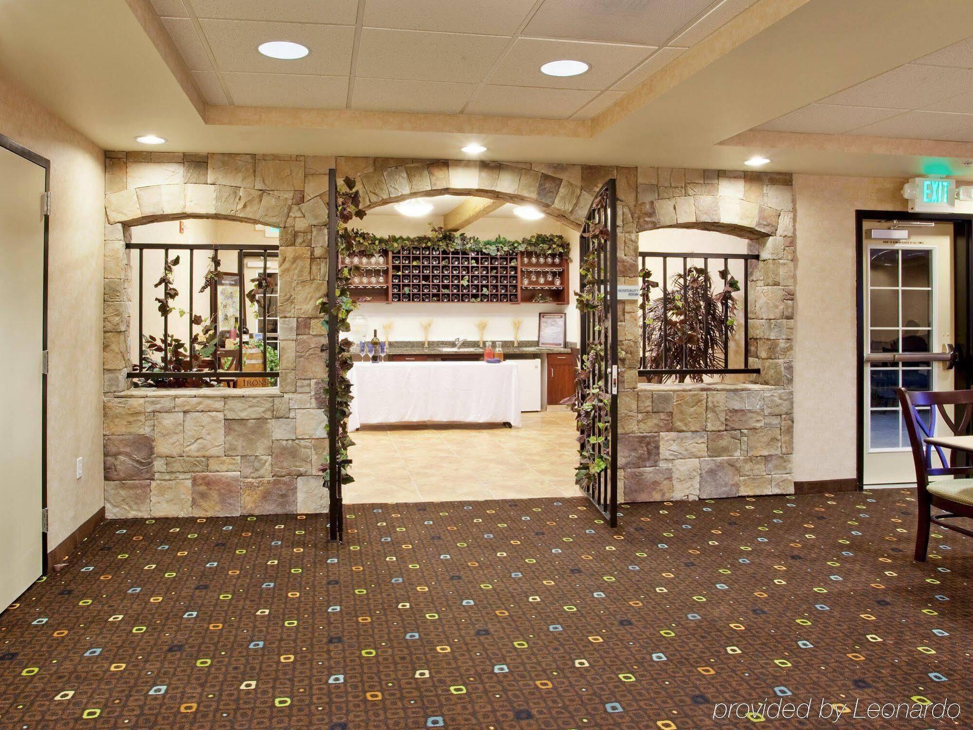 Holiday Inn Express Lodi By Ihg Экстерьер фото